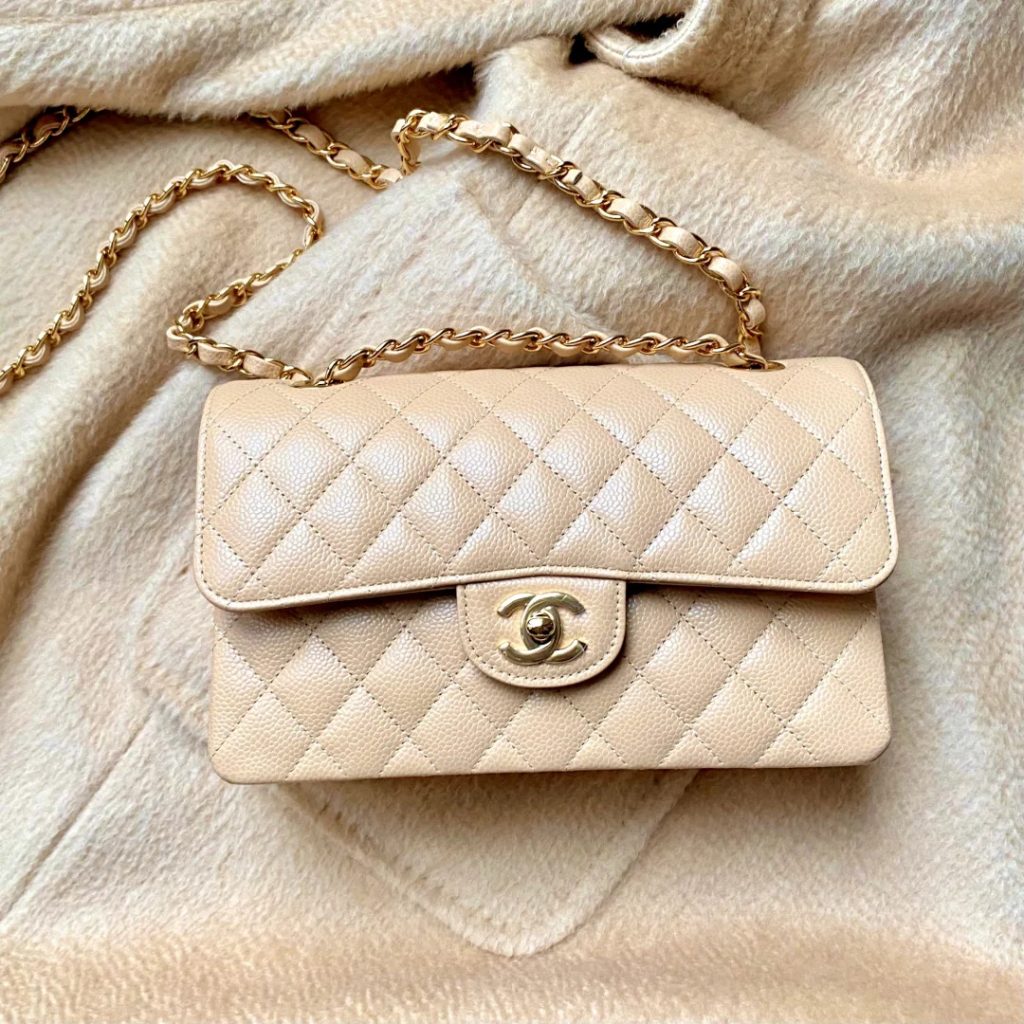 Replica Chanel Classic Flap Bag in Beige Clair